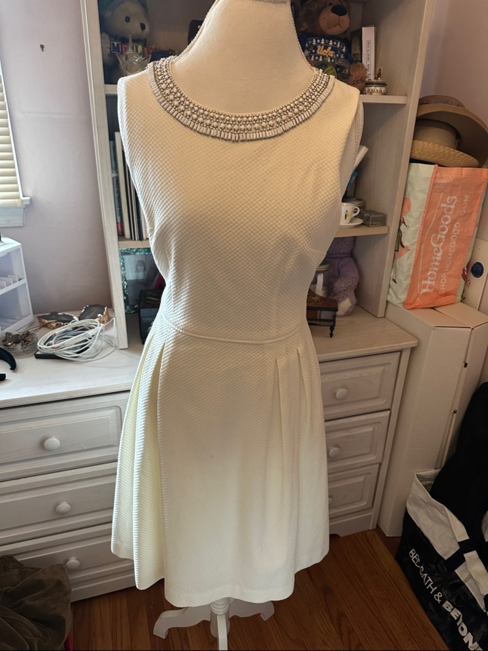 Trina Turk Cream Sleeveless Beaded-Neck
Fit and Flare size 8